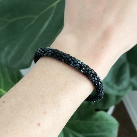 LILY AND LAURA Jewelry - Lily and Laura stackable bracelet